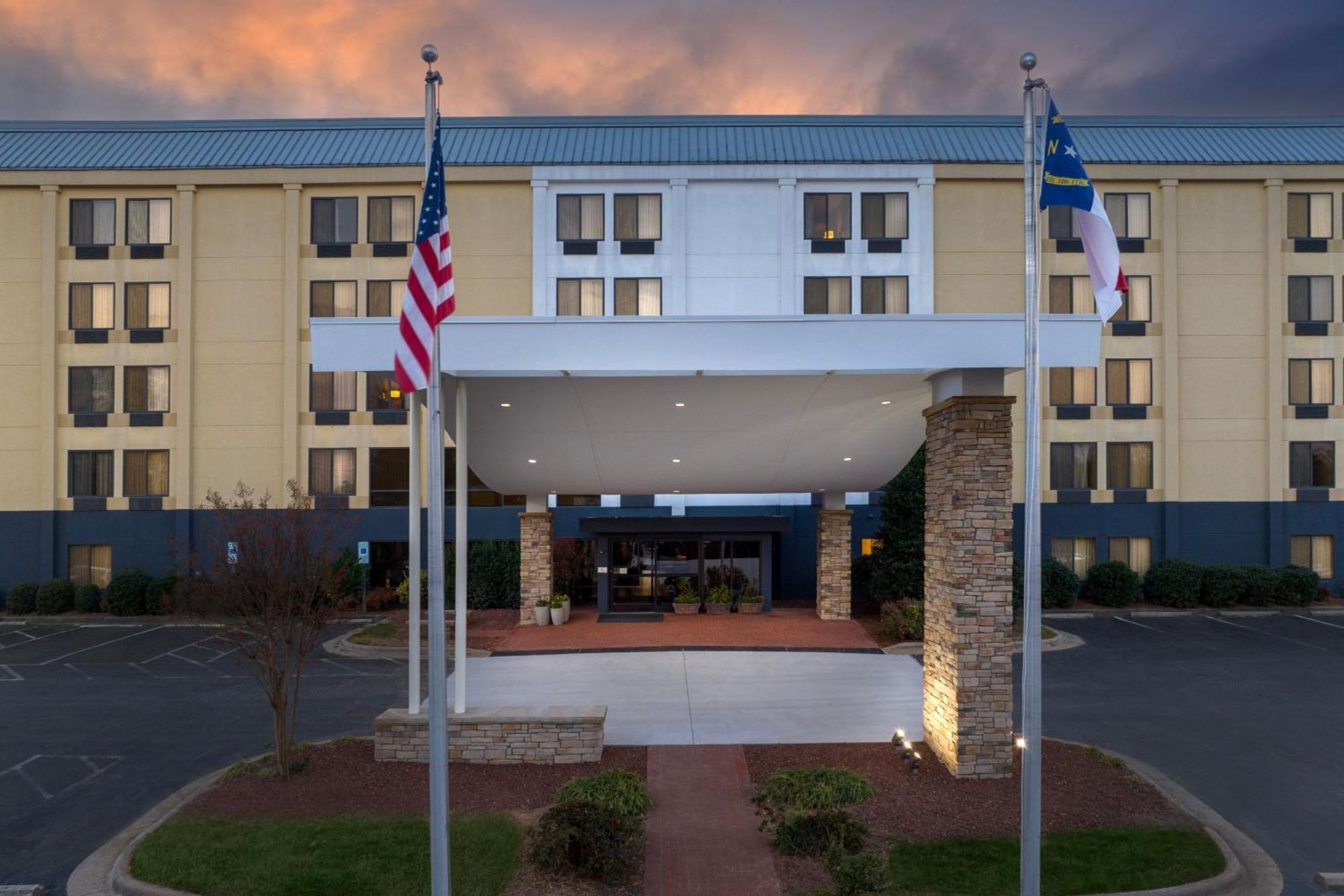 Fairfield Inn And Suites By Marriott Winston Salem/Hanes Exterior photo