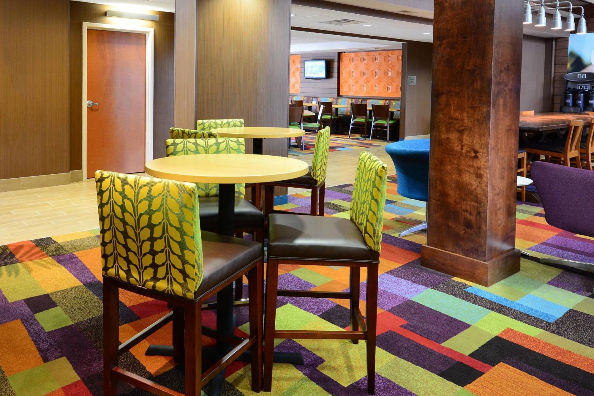 Fairfield Inn And Suites By Marriott Winston Salem/Hanes Exterior photo